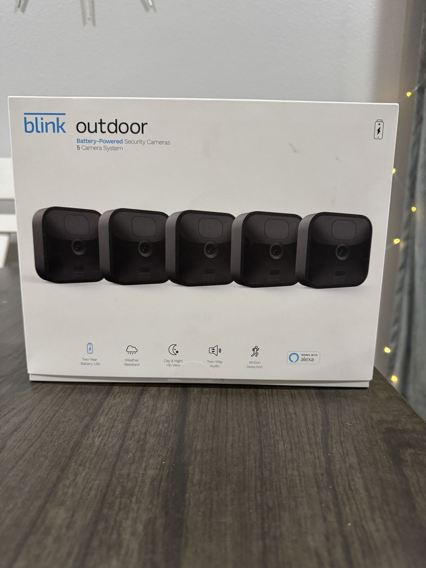 Blink.. 5 Security Cameras Outdoor, Indoor Battery - Powered.
