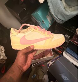 Jordan 1 Travis Scott shy pink 11.5. Worn 2x