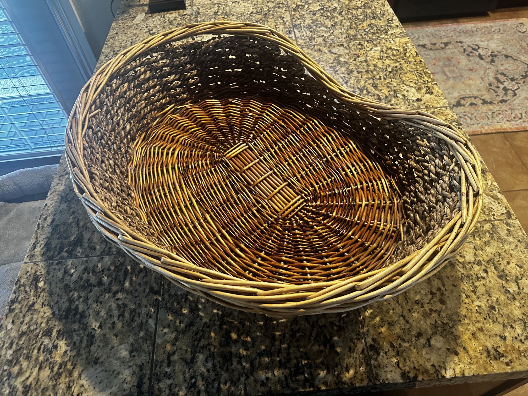 Pet Bed Wicker Basket 27”/21”