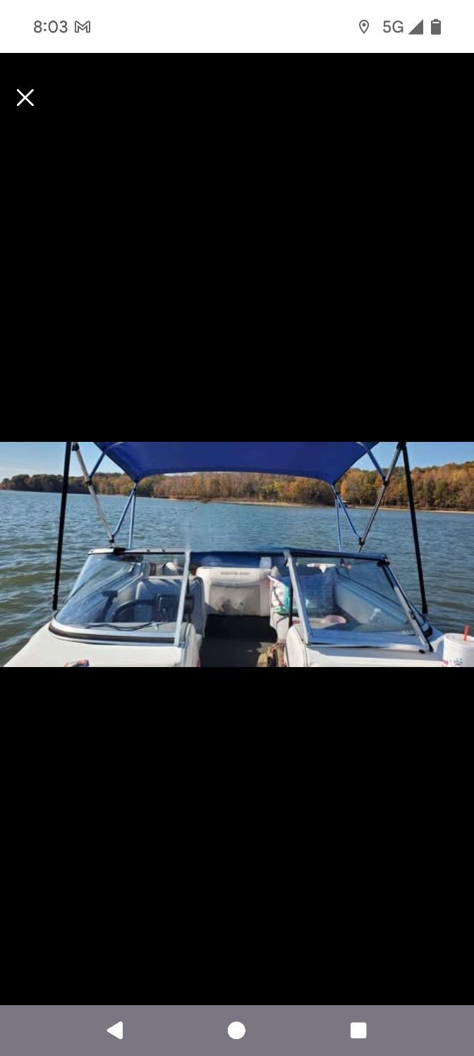 Manta Ray Boat