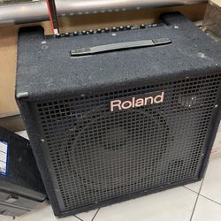 Roland KC-600 Stereo Mixing 200w 4-channel Keyboard Amp Amplifier