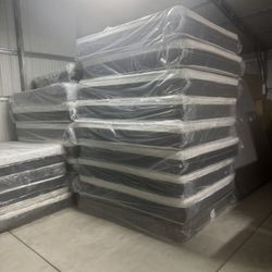 Queen Size Pillow Top Mattress