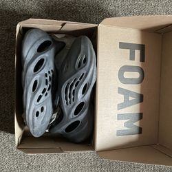 Used YZY Foam Runner’s 