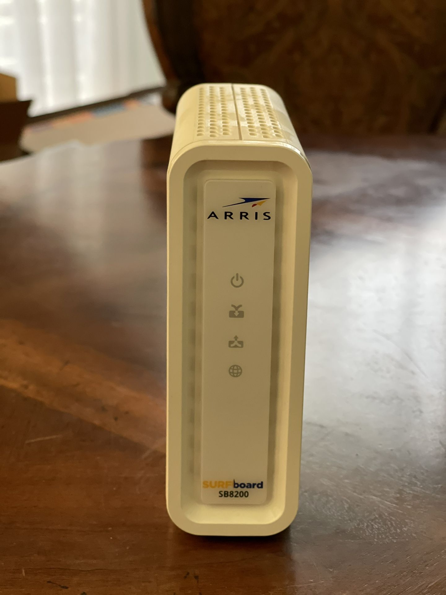 Arris Surfboard SB8200 Cable Modem