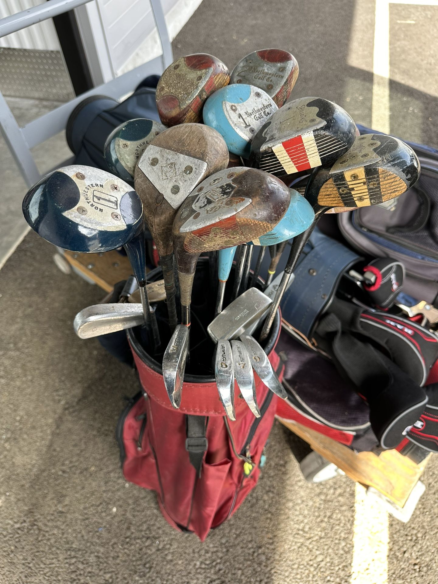 Lot of Vintage Golf Clubs