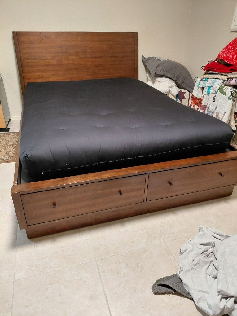 Queen  Futon 8" Thick Mattress Only; Very Good Condition 