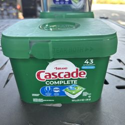 Platinum Dishwasher Pods, Cascade Complete.