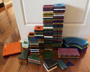 Lot of 253 Magnatiles Picasso Tiles / Magformers Magnetic Building Toy Stem Math