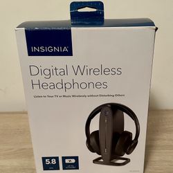 INSIGNIA Digital Wireless Headphones
