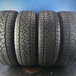 275 70 18 SET(4) (F11) GENERAL GRABBER APT    95% TREAD 