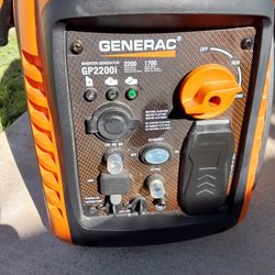 LIGHTLY USED 2200W GENERATOR IN GOKD CONDITION 