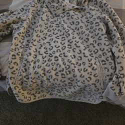 Green Tea Animal Print Jacket Size L