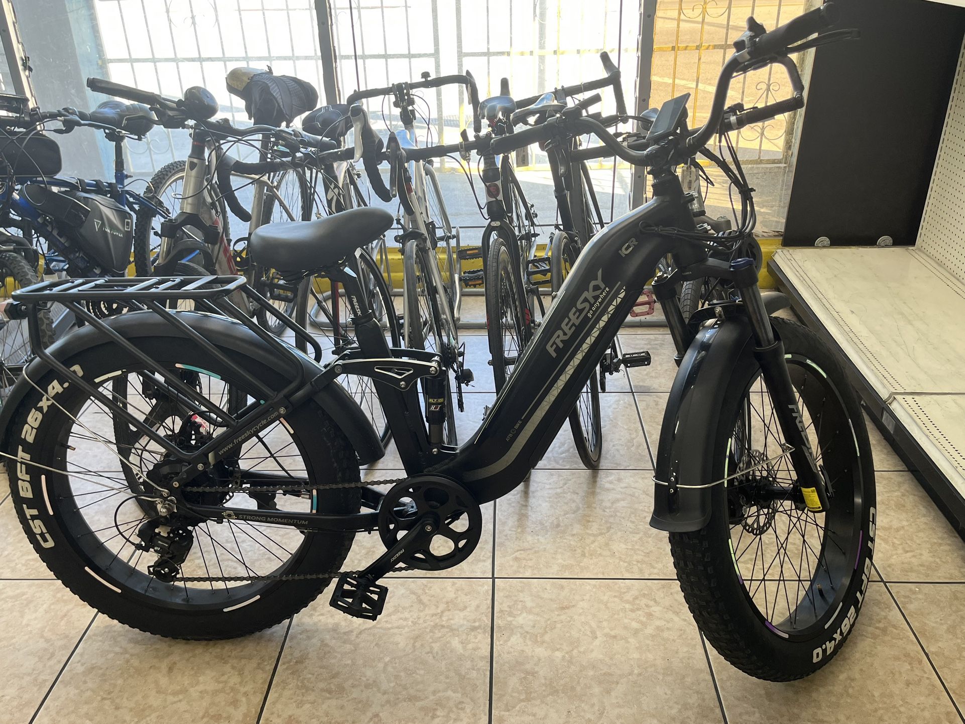 Freesky Wildcat Pro electric e bike 1000w 48v brushless 26” wheels pre owned