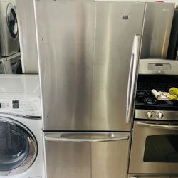 Nevera Amana De 30” Freezer Abajo 