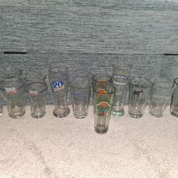 Set Of 12 Bar Glasses 🍻 plus One Martini Glass