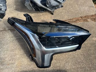 2022-2026 Toyota Tundra Headlight