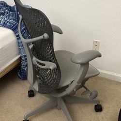 Herman Miller Mirra 2