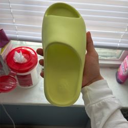 Yeezy Slides 