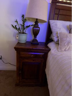 Night stand (2)