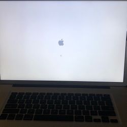 MacBook Pro 2011 excellent condition I5