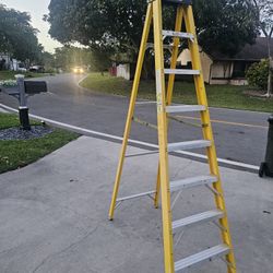 8” ft. Yellow Fiberglass Step Ladder