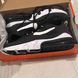 Nike React 270s