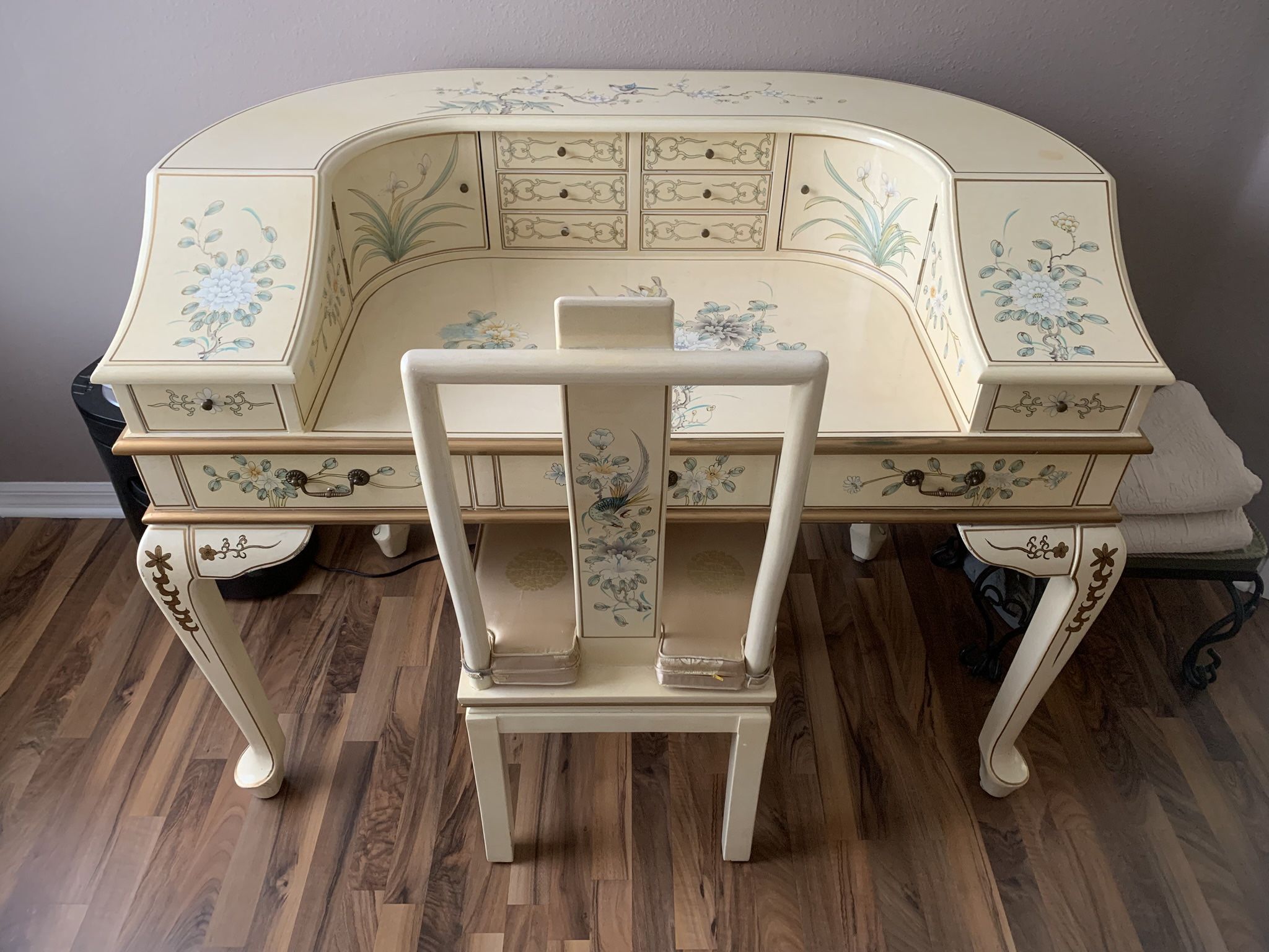 Cream Colored Lacquer Chinoiserie Harpsichord Style Oriental Desk Set