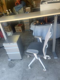Escritorio, Ajustable, Eléctrico, Silla, Y Un Cajón De Ruedas Puede Ver Las Fotos $300