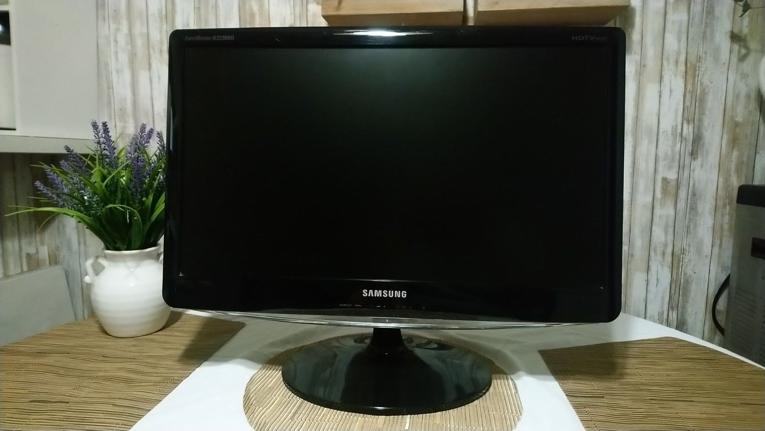 22" 1080p LED Samsung Computer Monitor HDTV HDMI