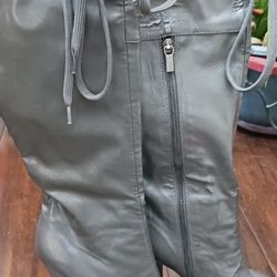 Madden Girl Boots Size 6 1/2 Gray