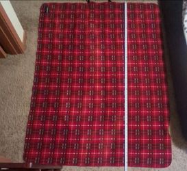 Waterproof fleece blanket
