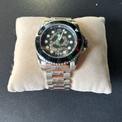 Gucci Silver And Platinum Watch 