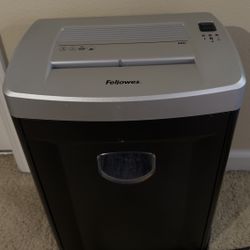 Fellowes Paper Shredder 