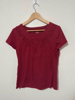 NorthCrest Classic Women's Embroidered Scoop Neck T-Shirt - Size Medium