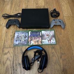 Xbox One X 1TB 2 Controllers/3 Games 