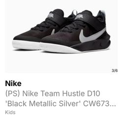 Boys Nikes Size 12.5