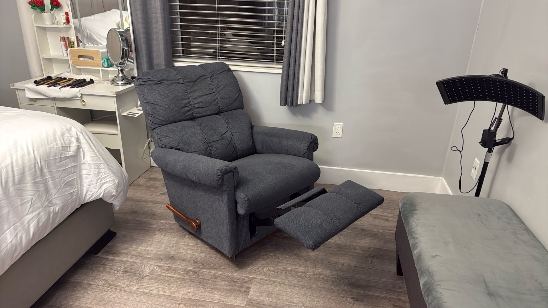 Reclining Sofa