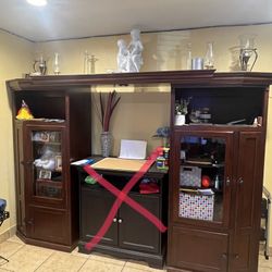 Entertainment Center NEED GONE