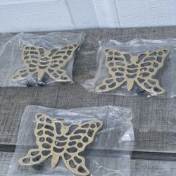 Vintage Brass Butterfly Trivet Tray Set of 3 w/ Pegged Feet 4”x3” NIB