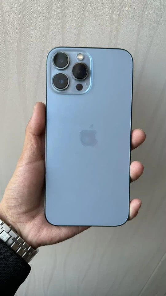 Apple iPhone 13 Pro, 256GB, Sierra Blue - Unlocked (Renewed)