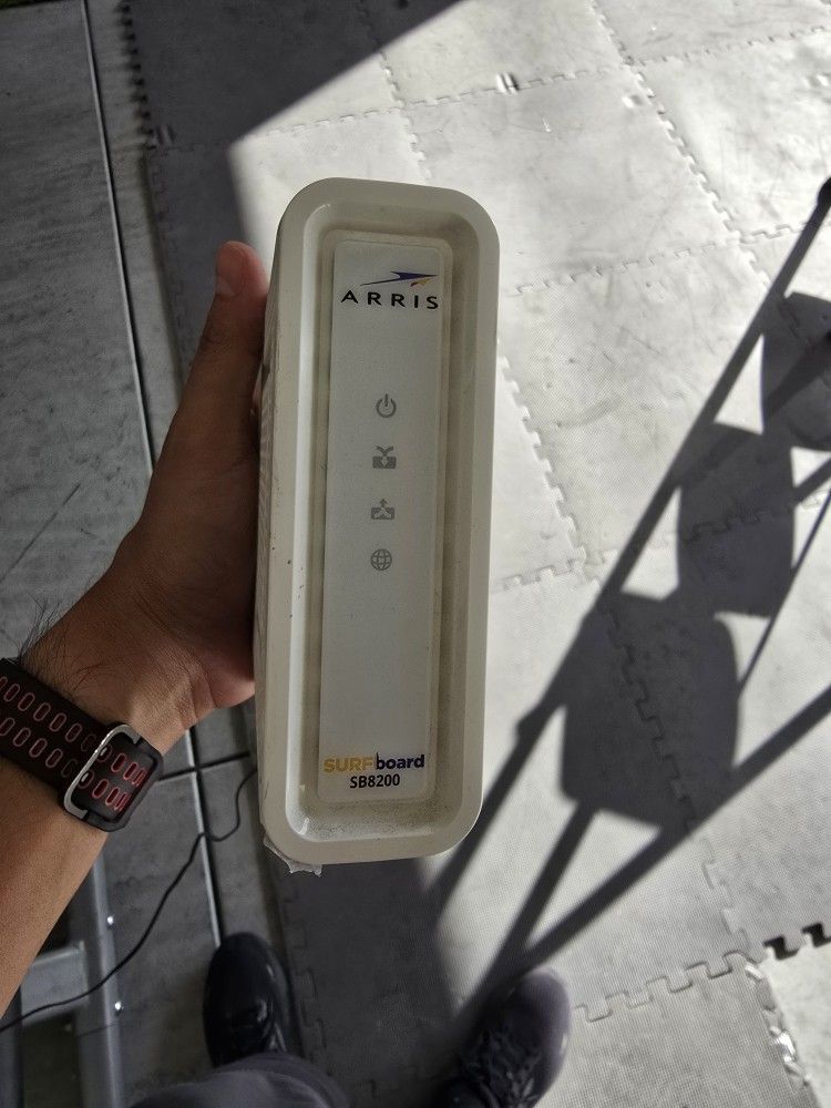 Arris Surfboard SB8200 32x8 DOCSIS 3.1 Spectrum Cable Modem