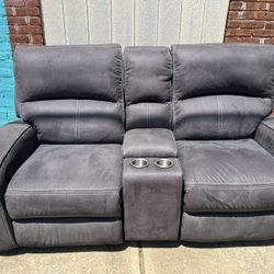 Recliner couch with USB plugs