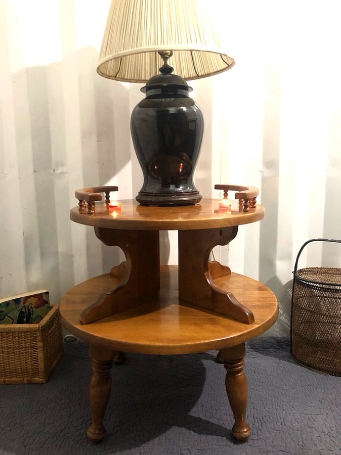 ANTIQUE ROUND WOODEN TABLE FOR SALE!! 🧡