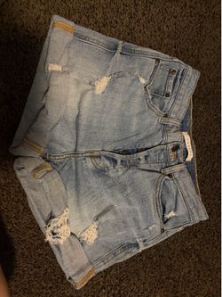 Woman’s Eunina shorts Size small