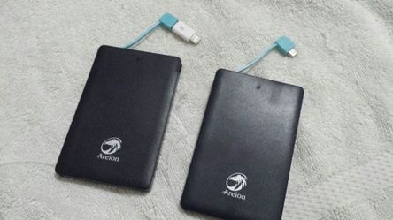 Two in one Power banks credit card style iphone 5&6, galaxy4,5, htc, android