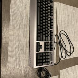 Alienware Aw768 Gaming Keyboard And Alienware Aw959 Gaming Mouse