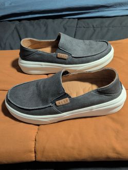 Reef size 10 slip on comfortable