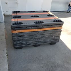 Plastic Pallets USPS Shipping Pallets 39" x 47"