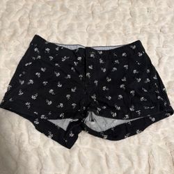 Black Daisy Print Women's Shorts