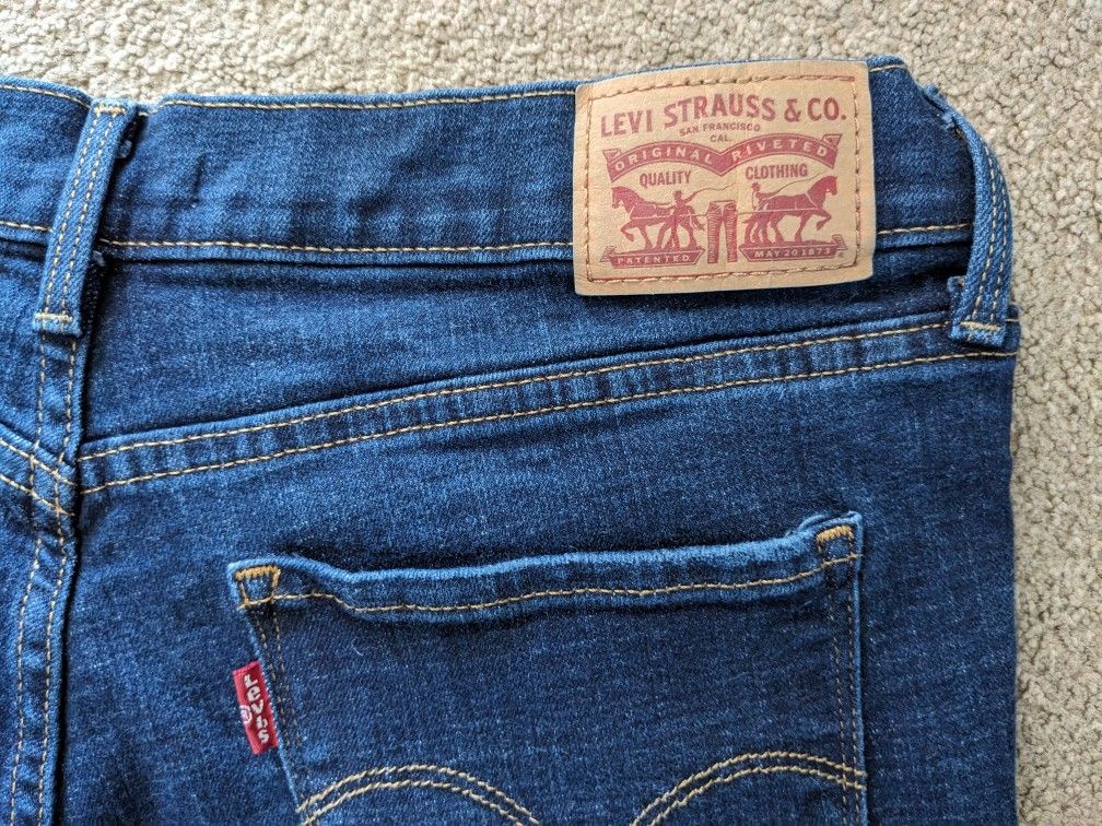 Ladies Levi's Jeans